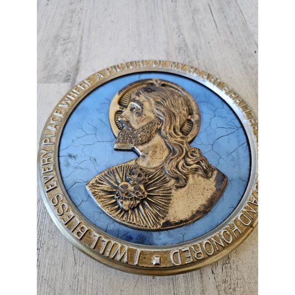 Jesus hanging heart vintage religious decor statue - Picture 1 of 6